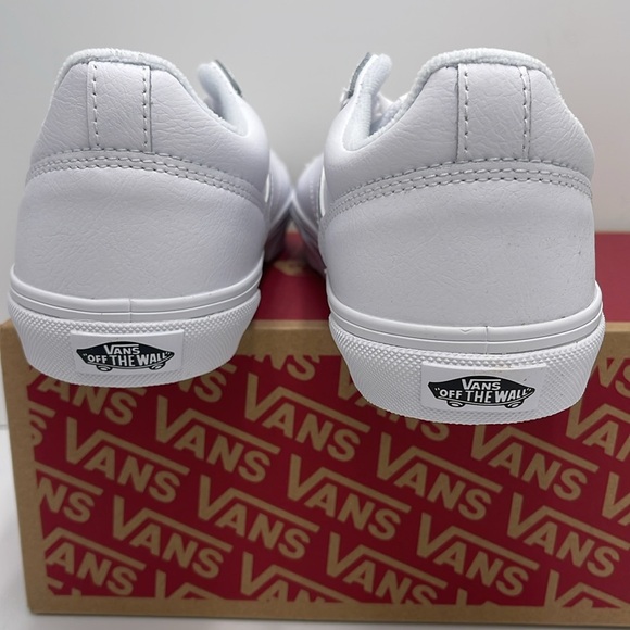 Vans WMNS Seldan (Tumble) White/White
VN0A4U2505R Sneakers - Picture 12 of 16